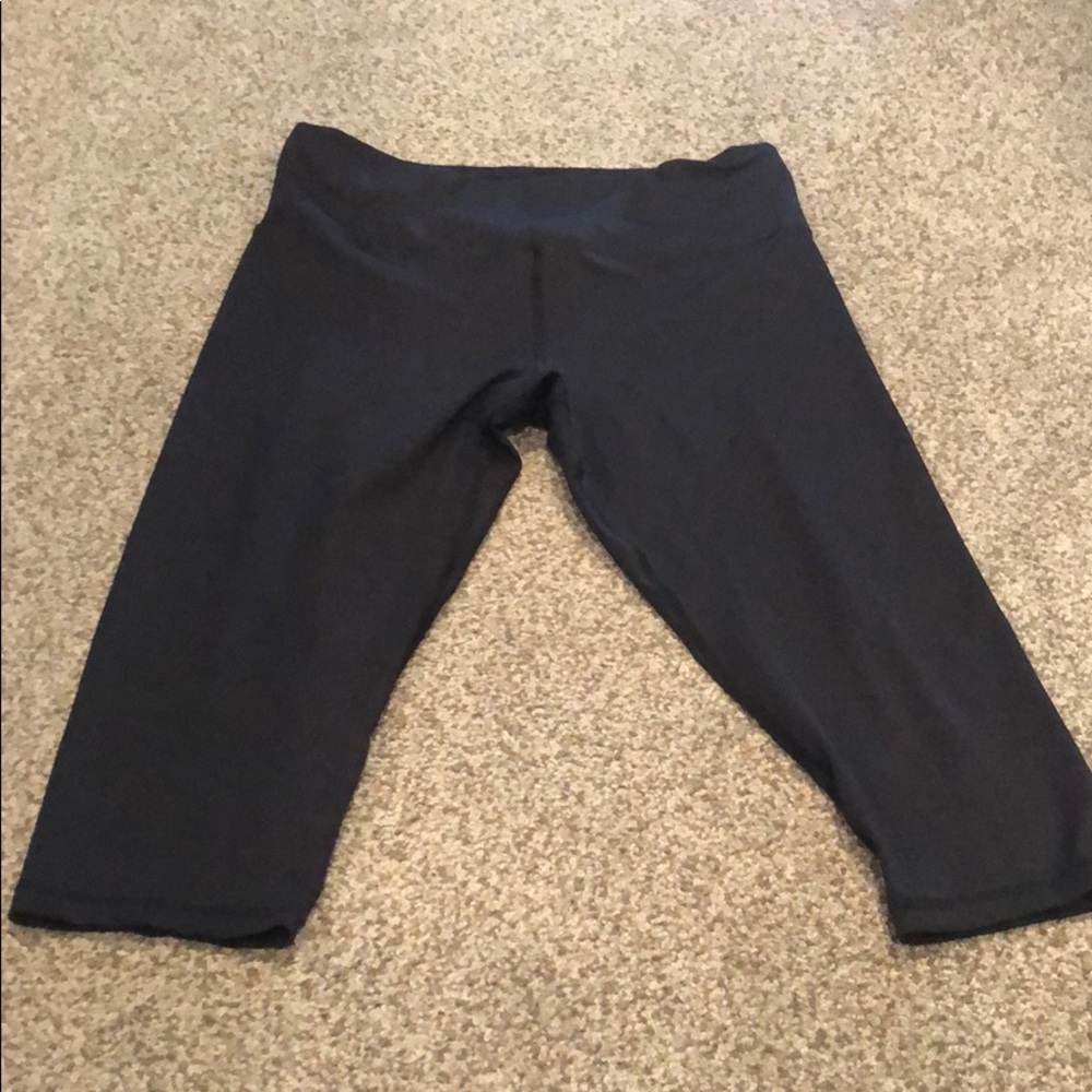 Zyia light and tight capris
